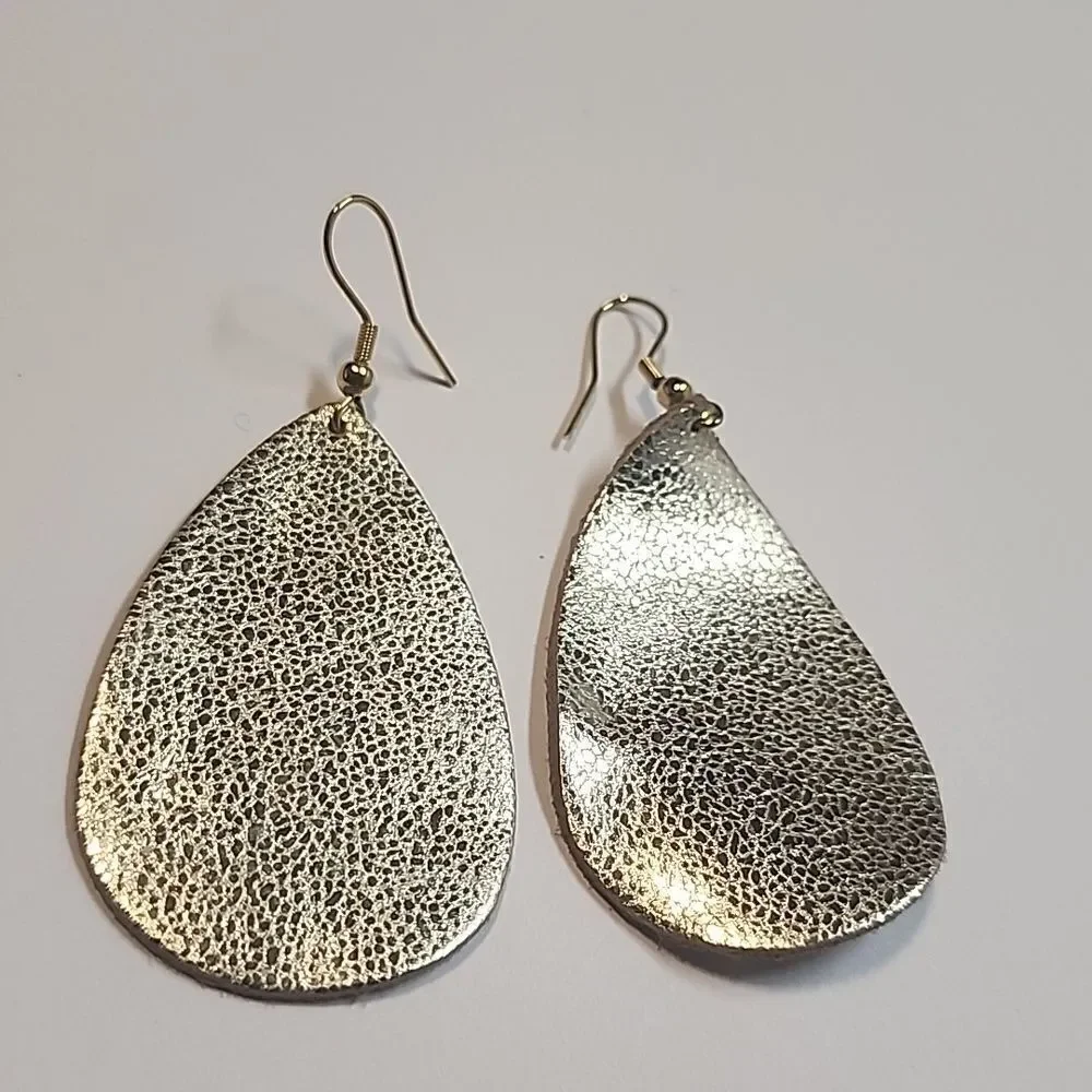 Golden Pebbled Teardrop Earrings